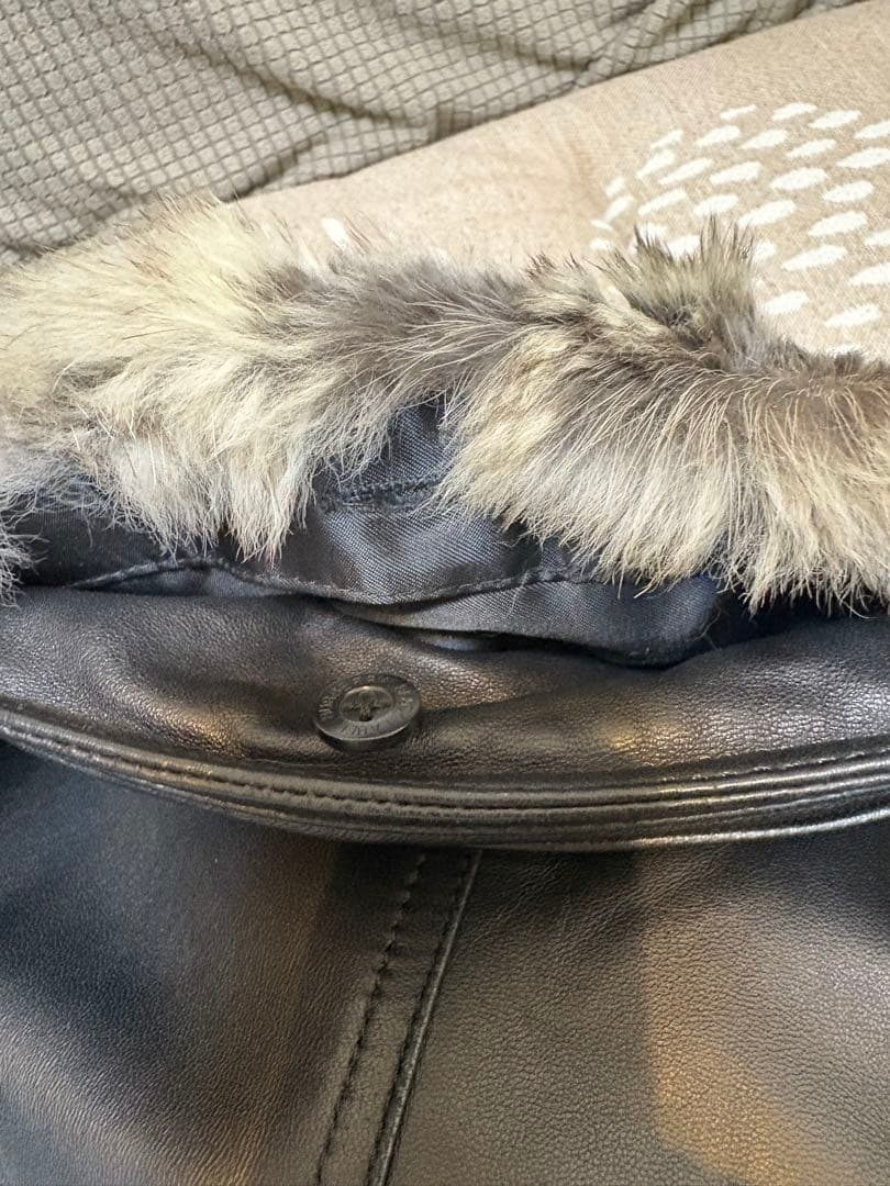 バーバリーブラックレーベル レザージャケット 中綿 ラビットファー Ｌサイズ