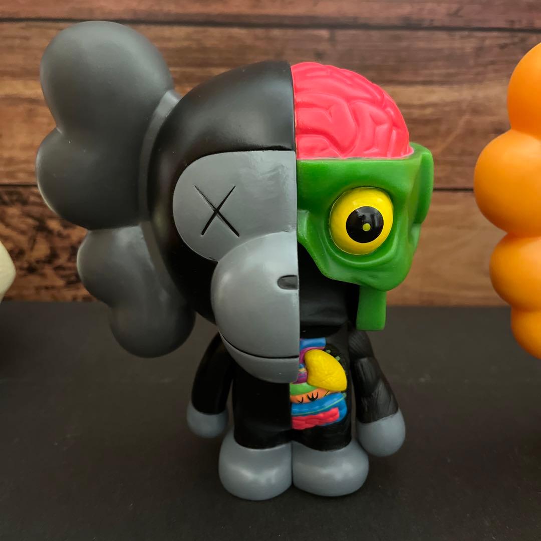 エイプ　bape フィギュア　kaws kaws milo