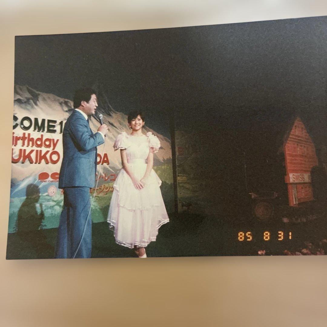 こ*ん様 岡田有希子　バースデーパーティ　写真