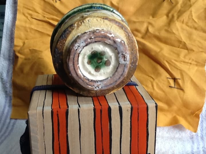 アロンサイス作　織部黄瀬戸ぐい呑　共箱(絵付け)　共布(絵付け）