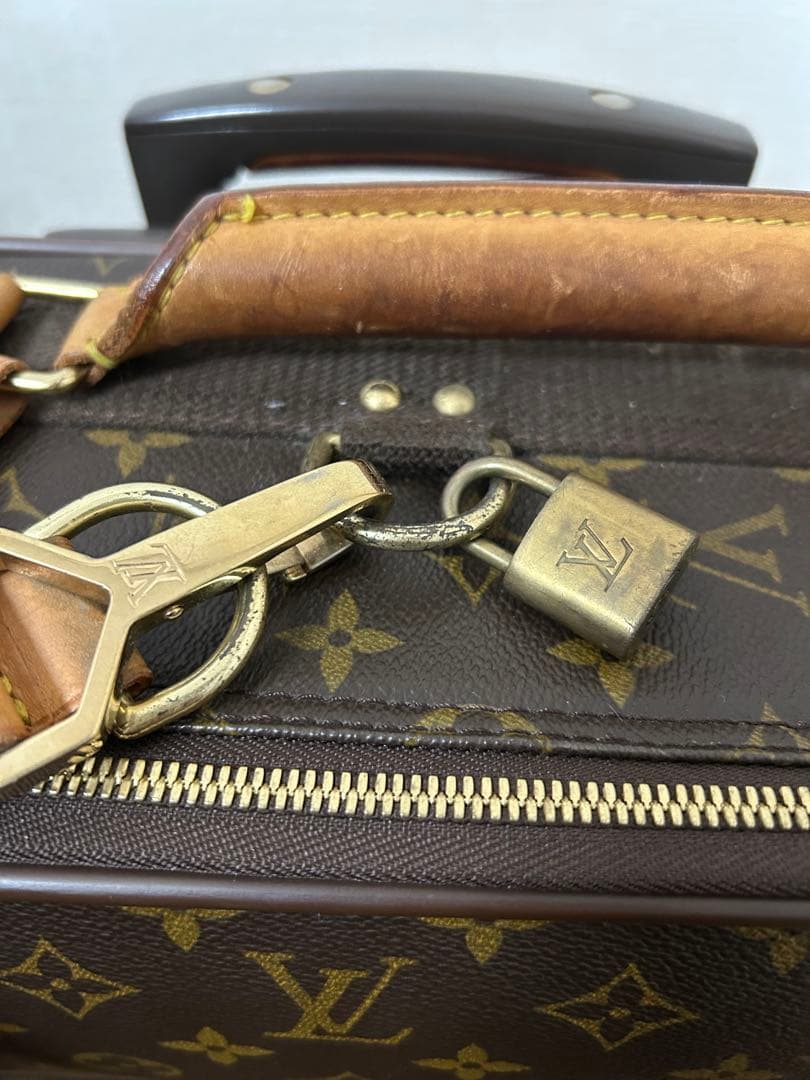 Louis Vuitton ルイヴィトン　キャリーケース　中古品