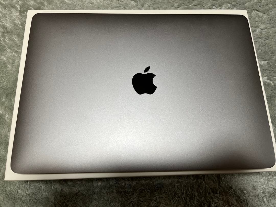 【中古】13インチ MacBook Pro スペースグレー 充電器付き 2018