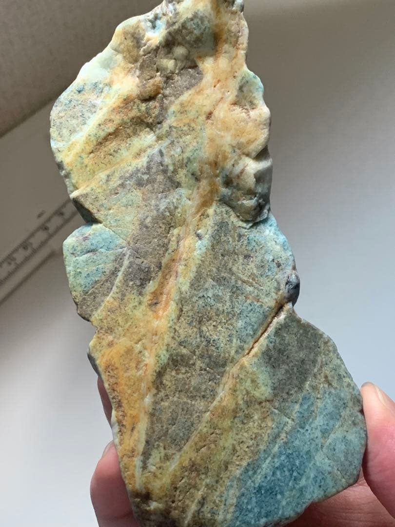 濃い青　糸魚川翡翠　入りコン沢原石　青ひすい　ヒスイ　国産鉱物　水石　根付　勾玉