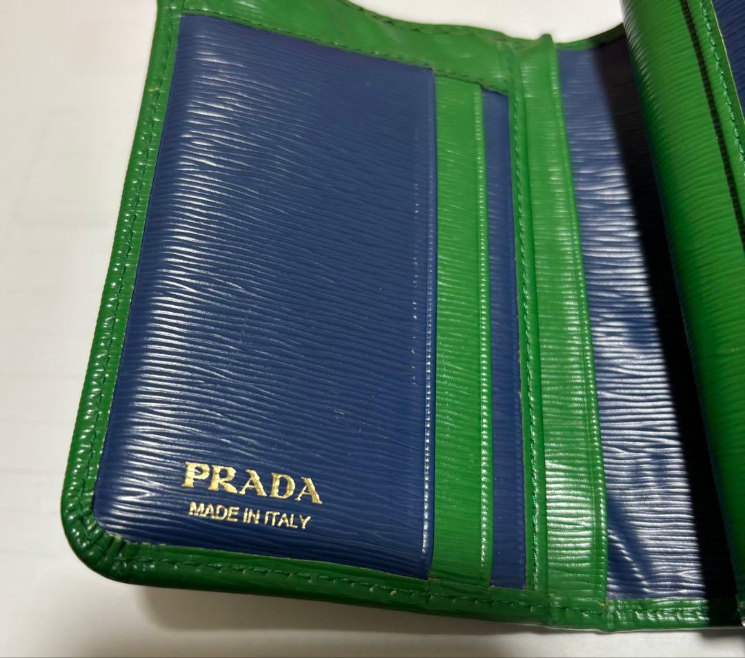 ⭐︎こむぎページ⭐︎PRADA プラダ 二つ折り財布 グリーン
