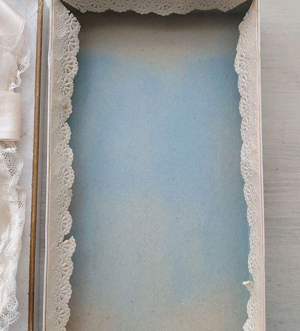 フランス製　アンティーク 初聖体のオモニエール シルクリボンとレースフリル