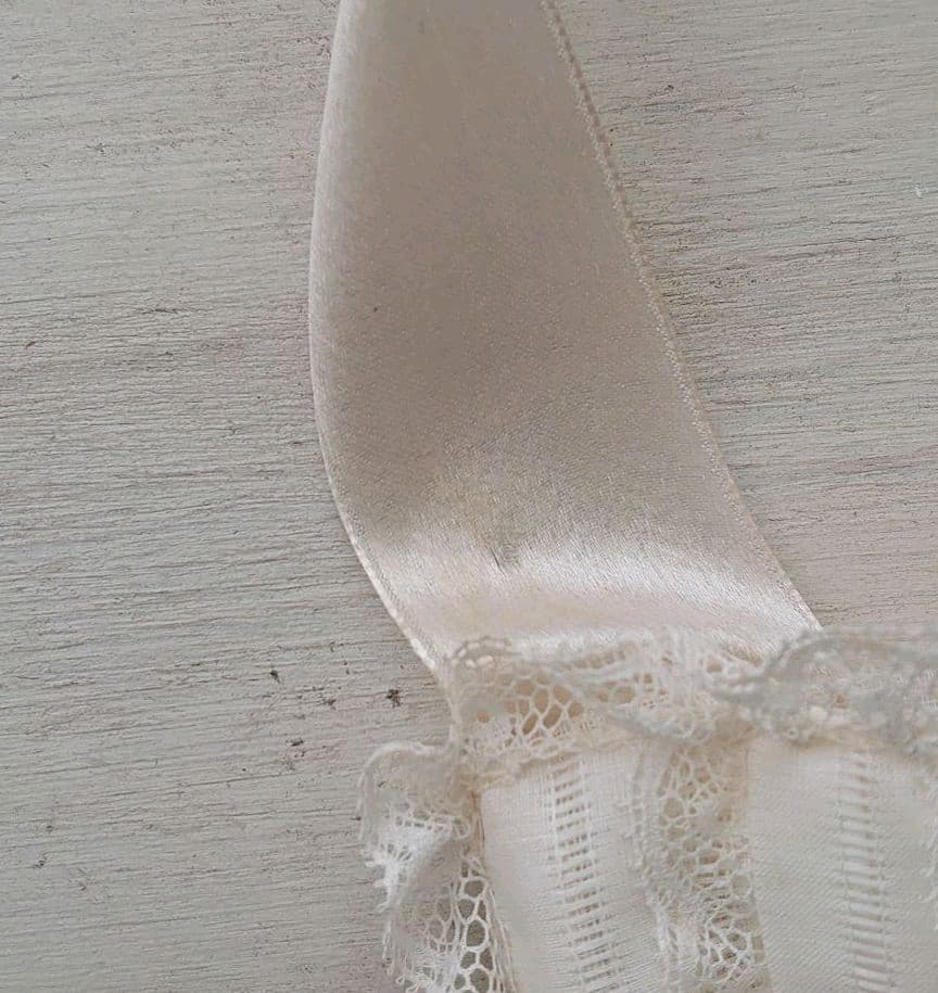 フランス製　アンティーク 初聖体のオモニエール シルクリボンとレースフリル