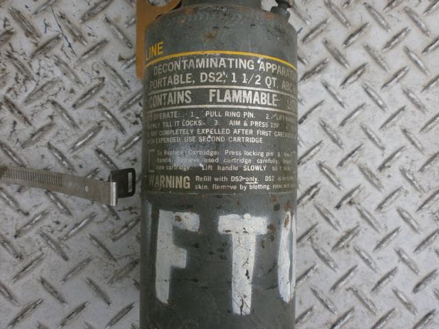 米軍実物 Decontaminating Apparatus DS2 ボトル