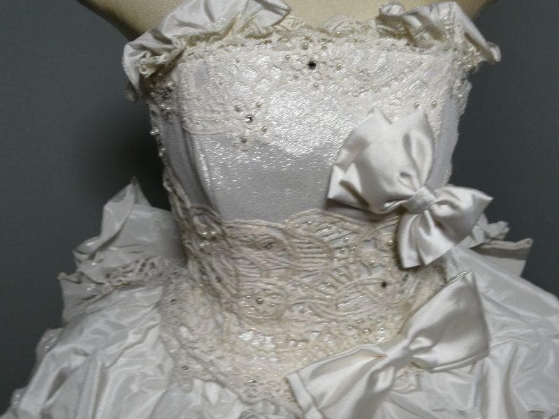 [356] ウエディングドレス ９～１３号サイズ ブランド品 中古