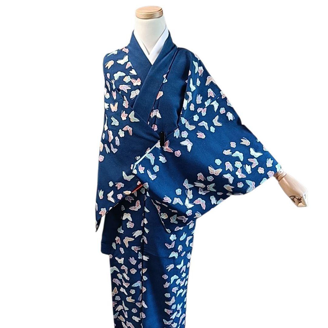 き*う様 C68 ちどり屋 東レシルック 着物 小紋 洗える着物 化繊 蝶 青