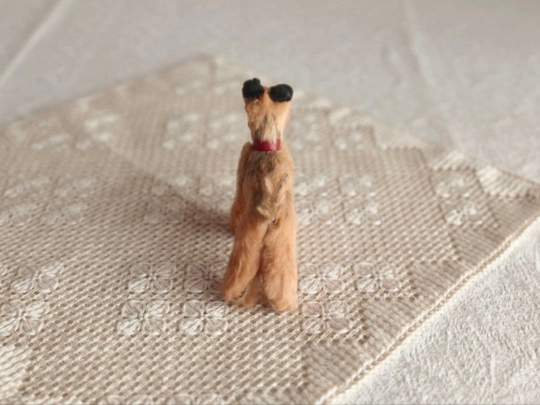 * vintage dog ❀ * 赤い勲章リボンの テリアさん