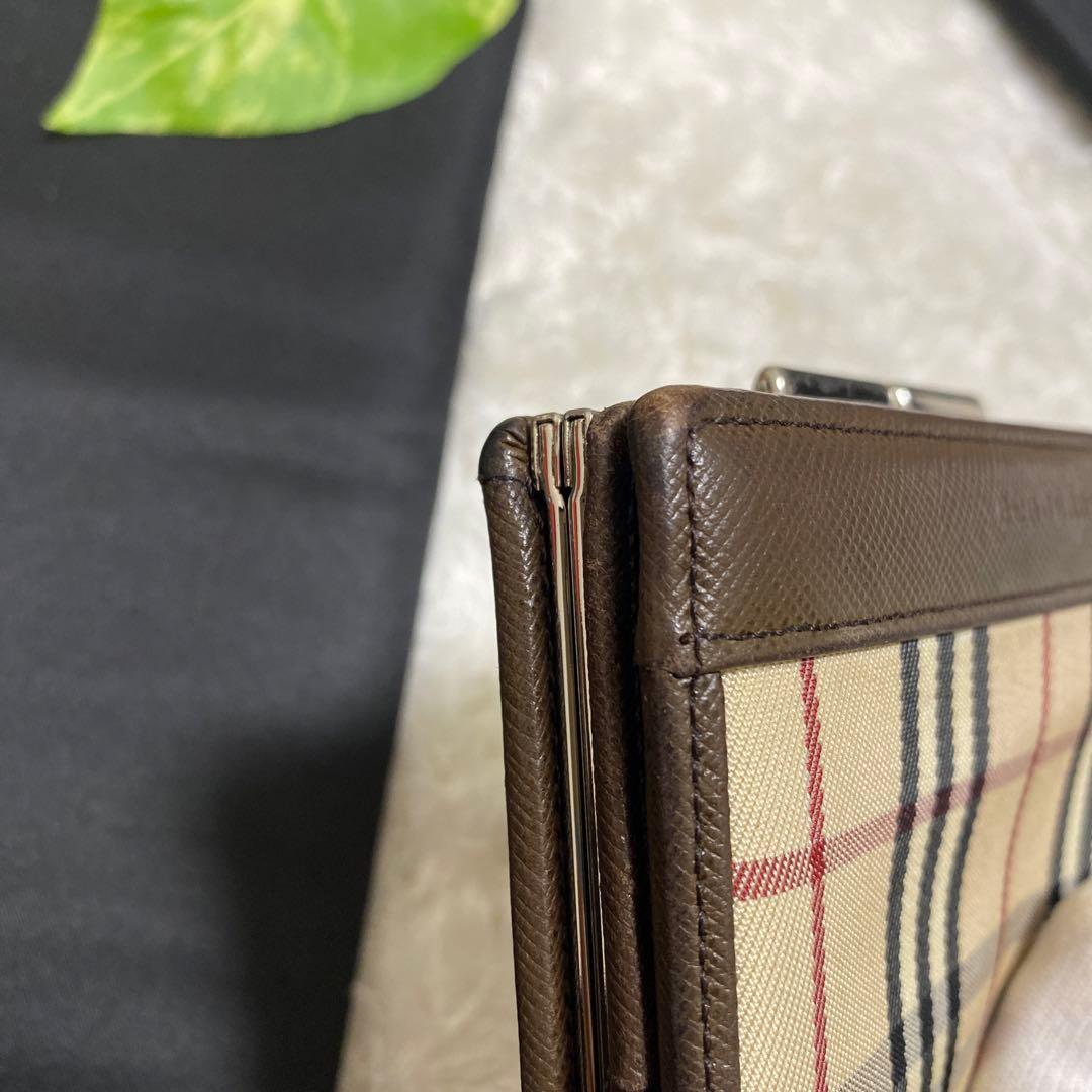 Burberry がま口　二つ折り財布　お洒落　美品　ノバチェック