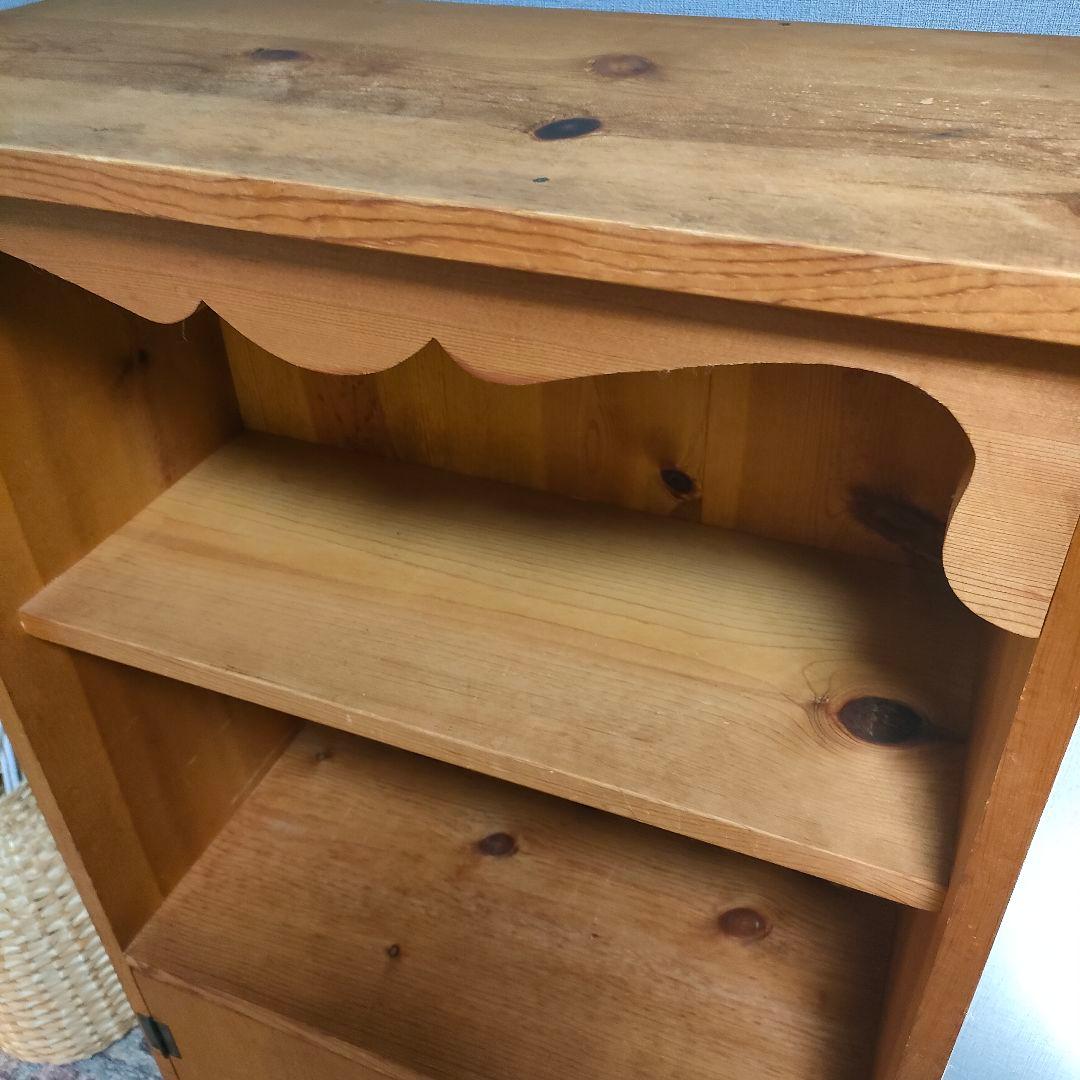 木製 キャビネット 無垢材 ナチュラル家具 回転ラッチ付き カントリー風 収納棚