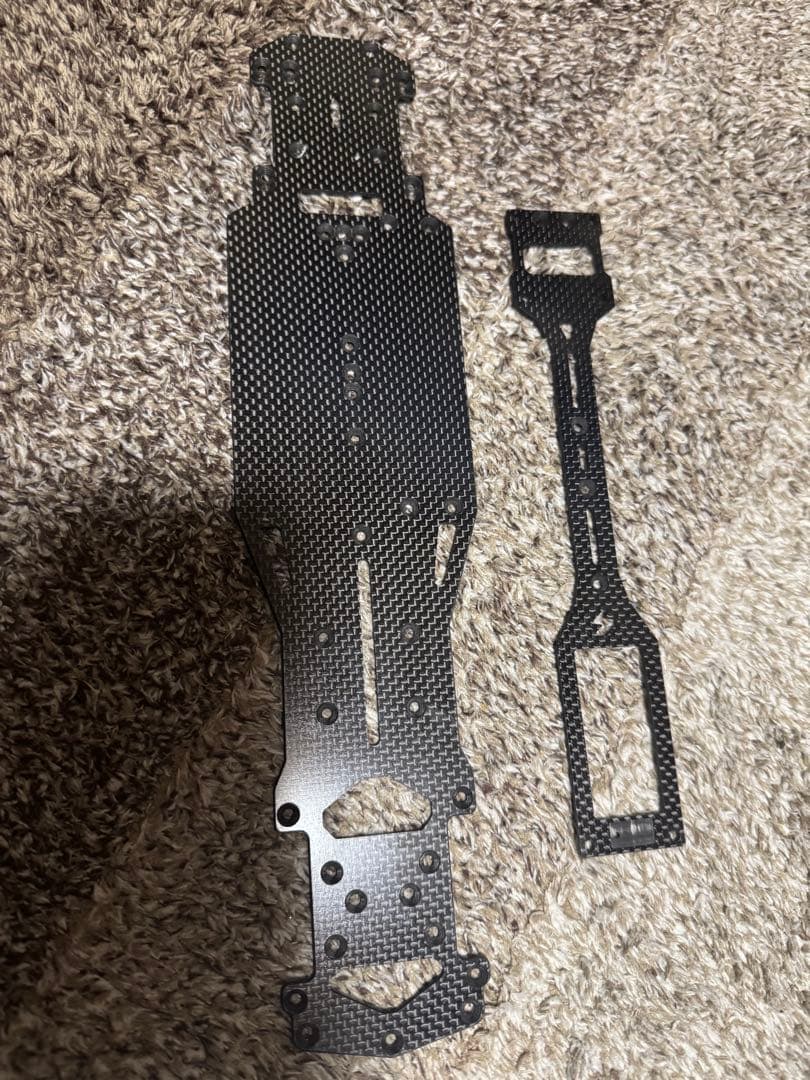 SHIBATA GRK5R 純正　カーボン　シャーシ