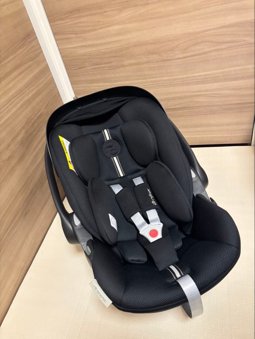 美品 サイベックス クラウドG アイサイズ ブラック ’24年 ベビーシート