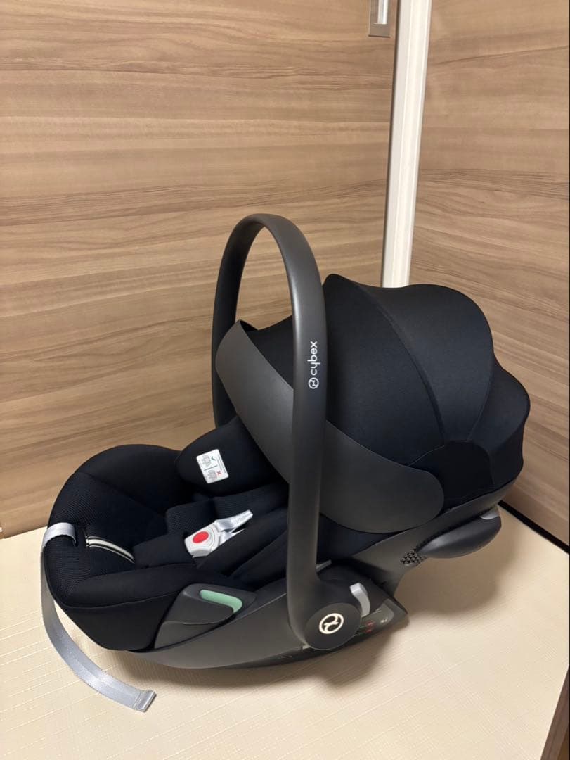 美品 サイベックス クラウドG アイサイズ ブラック ’24年 ベビーシート