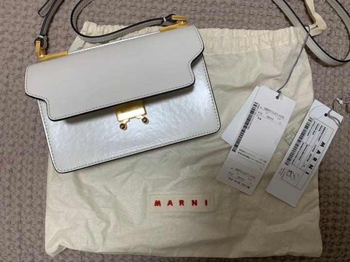 最終値下げマルニ　ショルダーバッグ　トランクバッグ　MARNI trunkbag