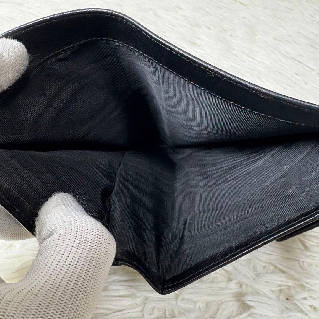 未使用級✨PRADA プラダ　三つ折り財布　三角ロゴプレート　サフィアーノ　黒