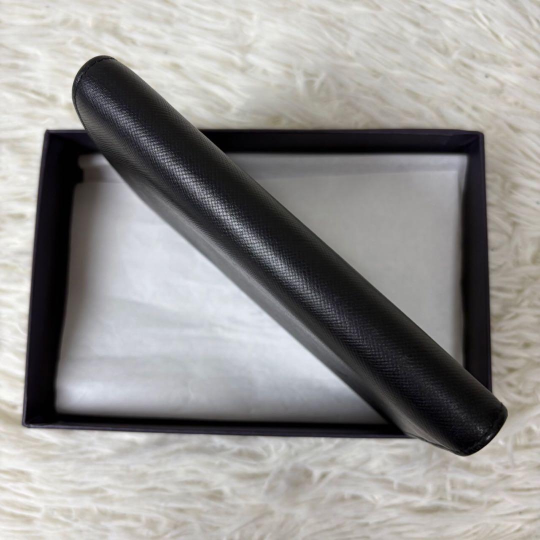 未使用級✨PRADA プラダ　三つ折り財布　三角ロゴプレート　サフィアーノ　黒