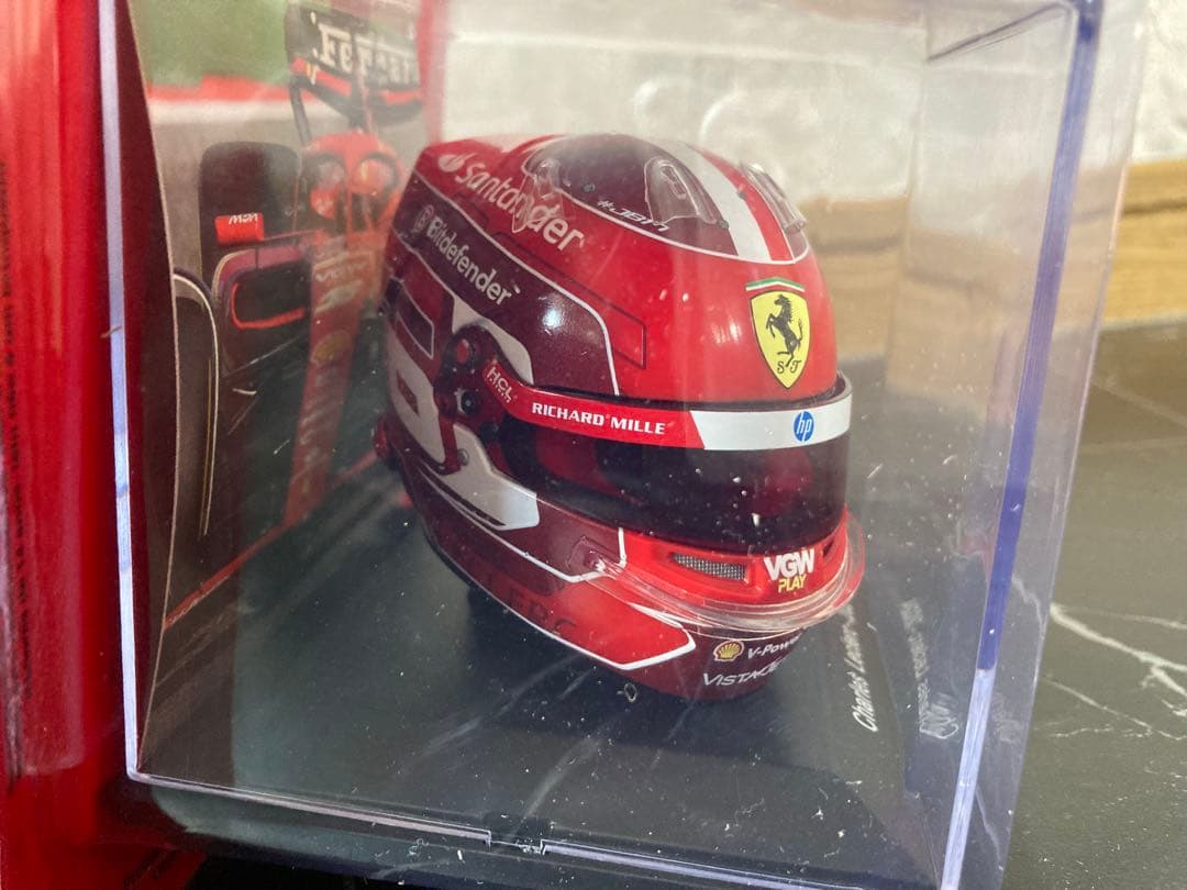 大人気　日本未発売　ビッグスケールF1コレクション　ルクレール　ヘルメット