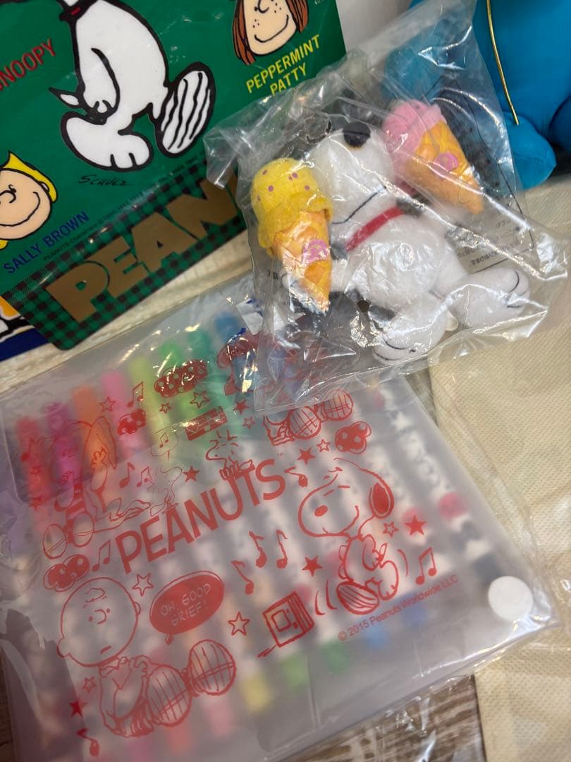 スヌーピー　peanuts ぬいぐるみ　ポーチ　文具　手袋　イヤーマフ　まとめ売