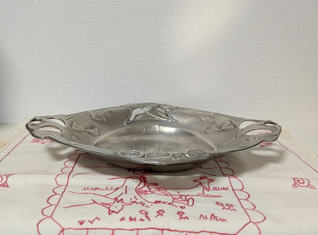 AUSTRIA 持ち手付きボウル トレー 皿 ポピー柄 透かし ピューター製