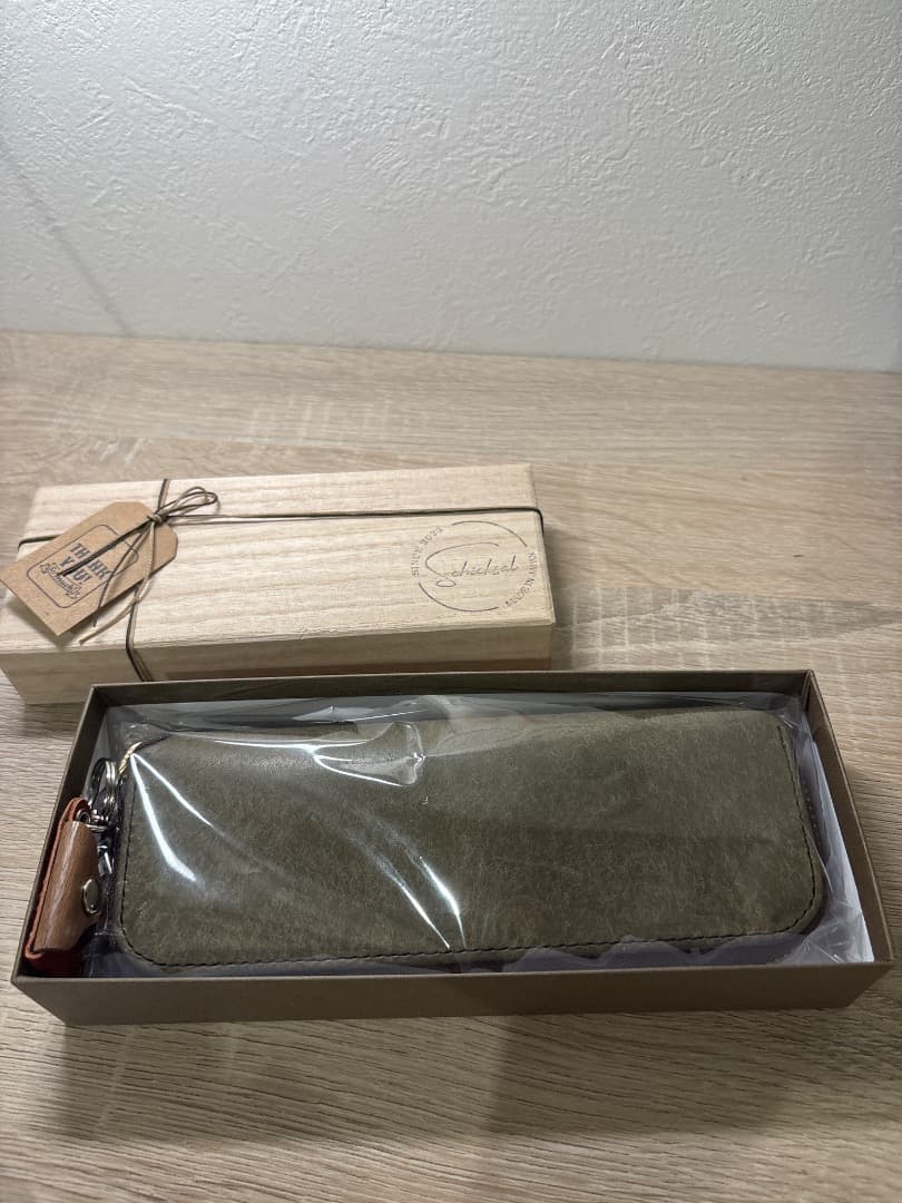 シックザール革軸ペン　クロコダイルストーングレー　おまけ付き