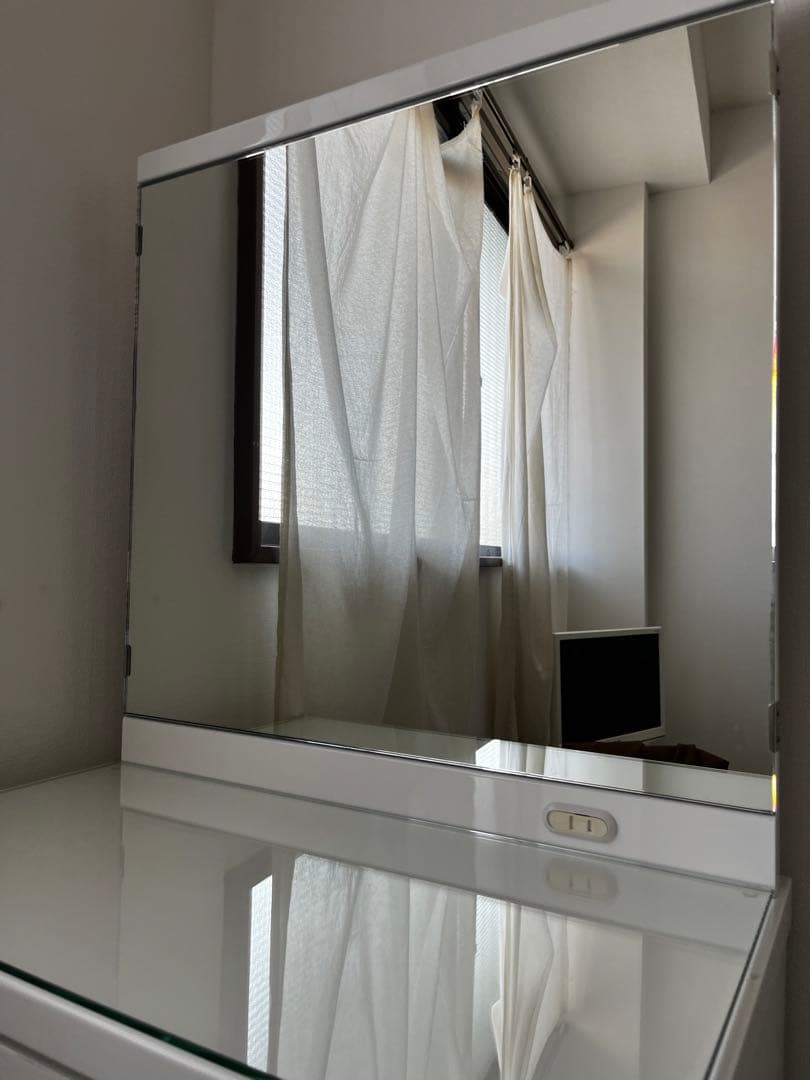 ホワイトミラー 約幅80cm×高さ60cm