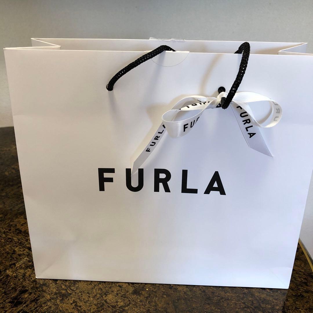 【お値下げ】FURLA☆ 二つ折り財布