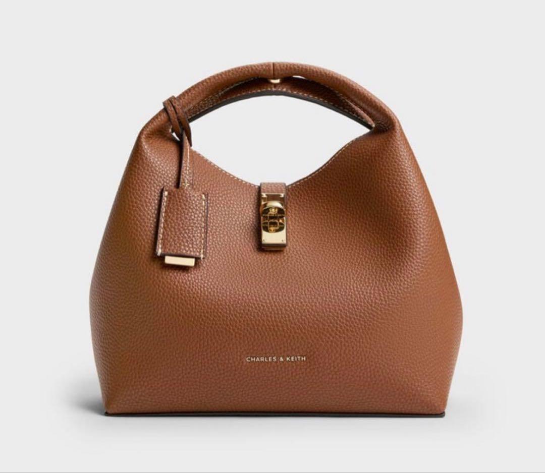 新品未開封CHARLES & KEITH チャンス バケットバッグ　チョコレート