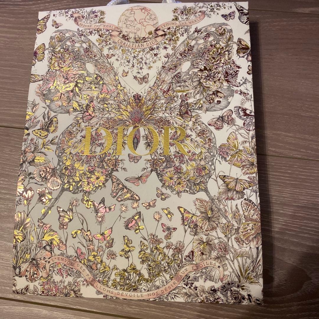 Dior パール ピアス