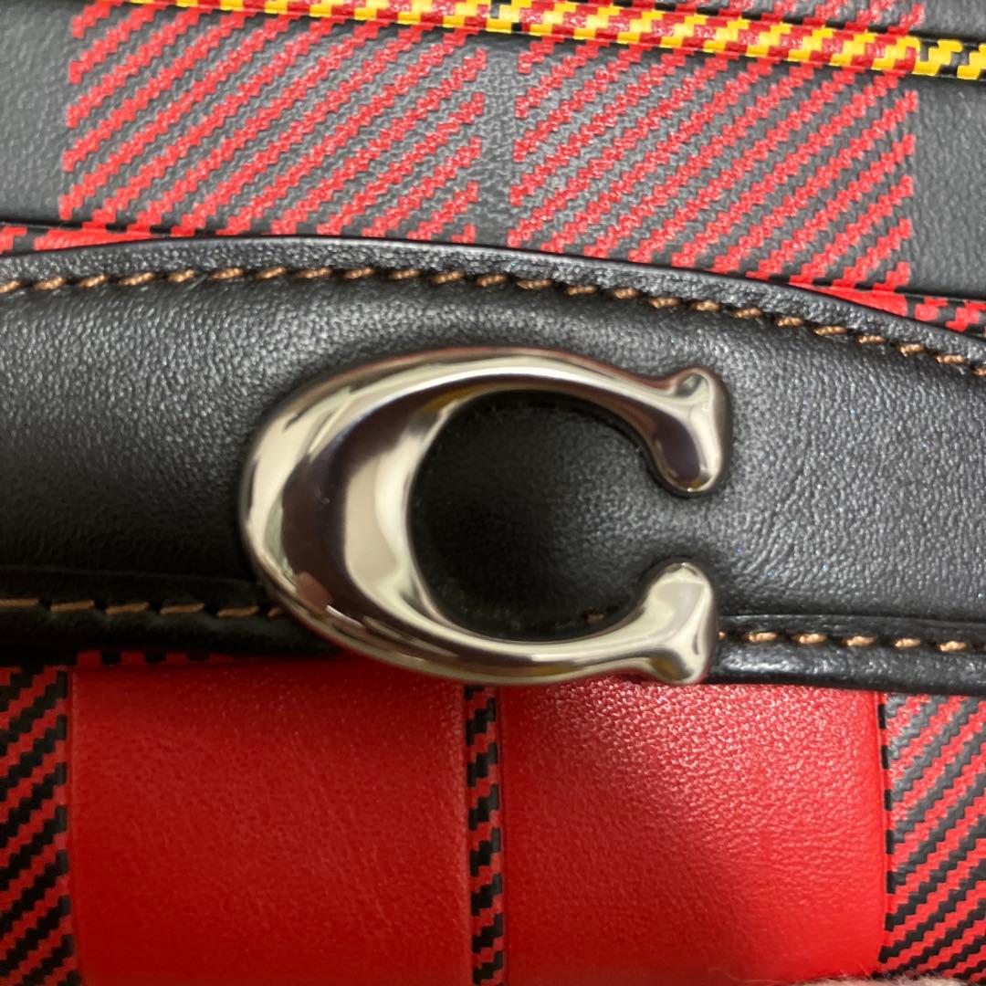 COACH三つ折り財布、チェック柄赤黒（極美品）
