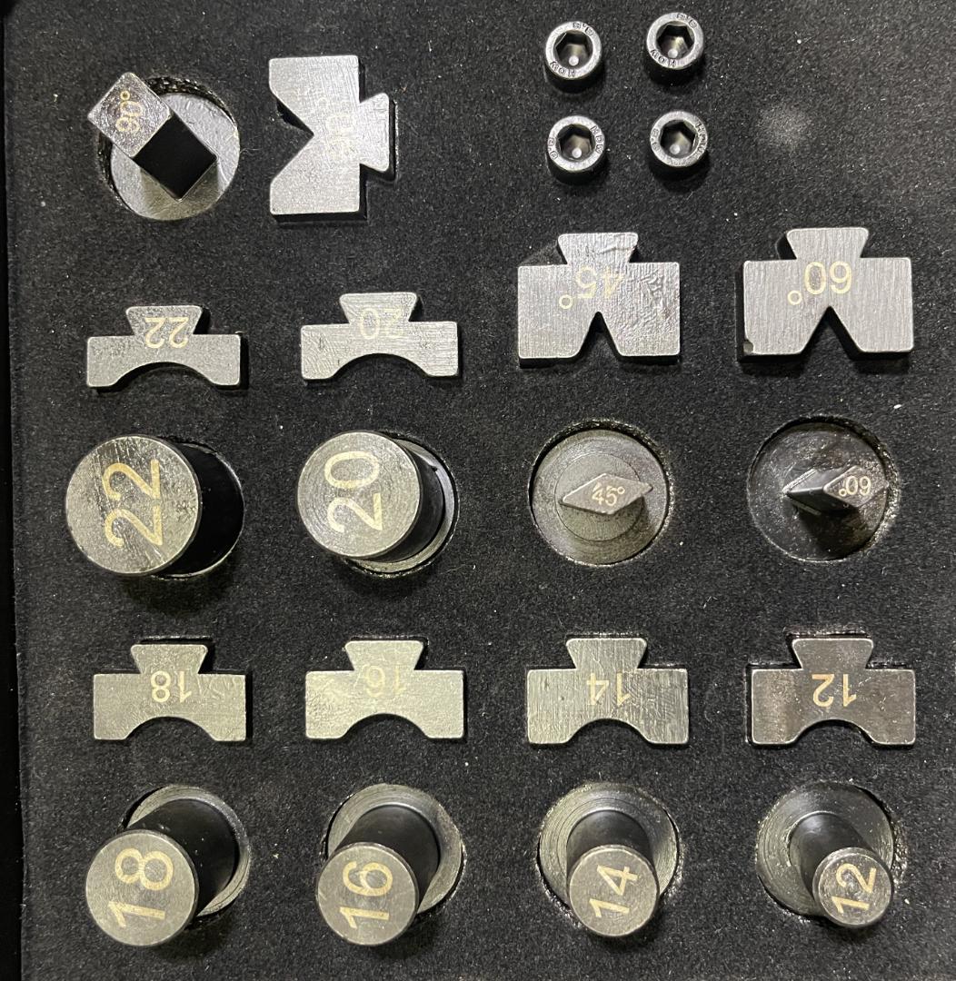 ☆新品☆BOX付き　指輪作成用　金属製リングベンダー　曲器　本体金属製