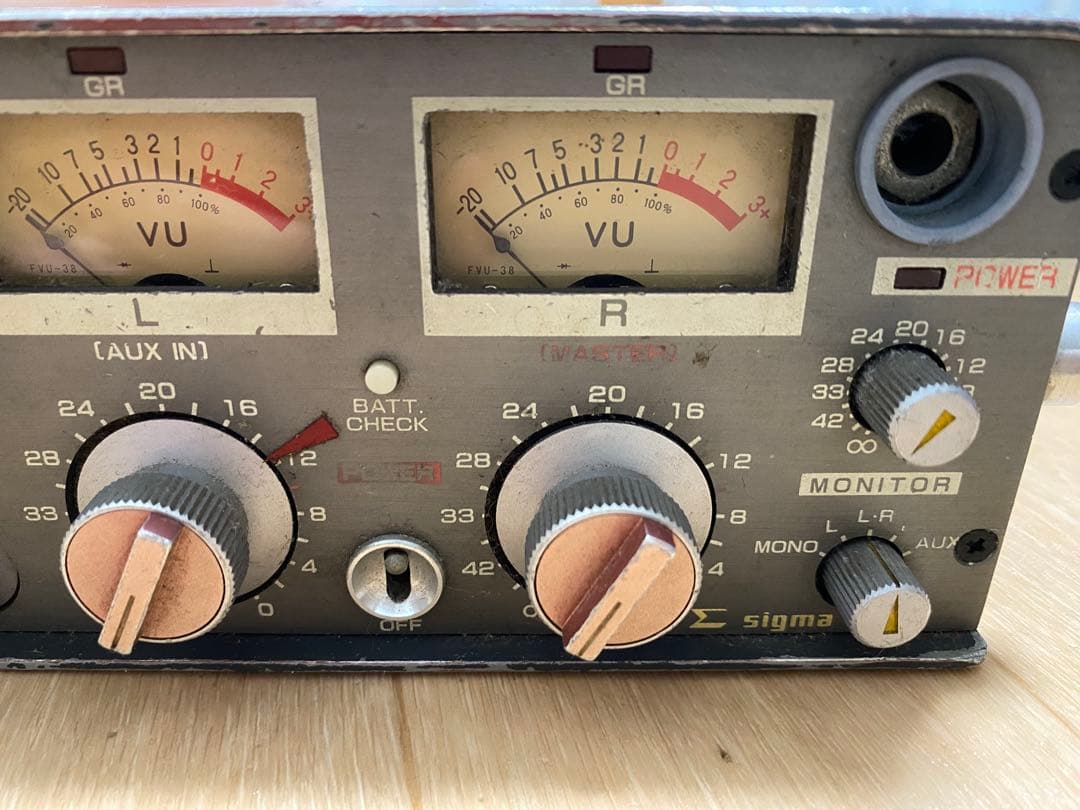 4chオーディオミキサー（sigma EFP-402L）