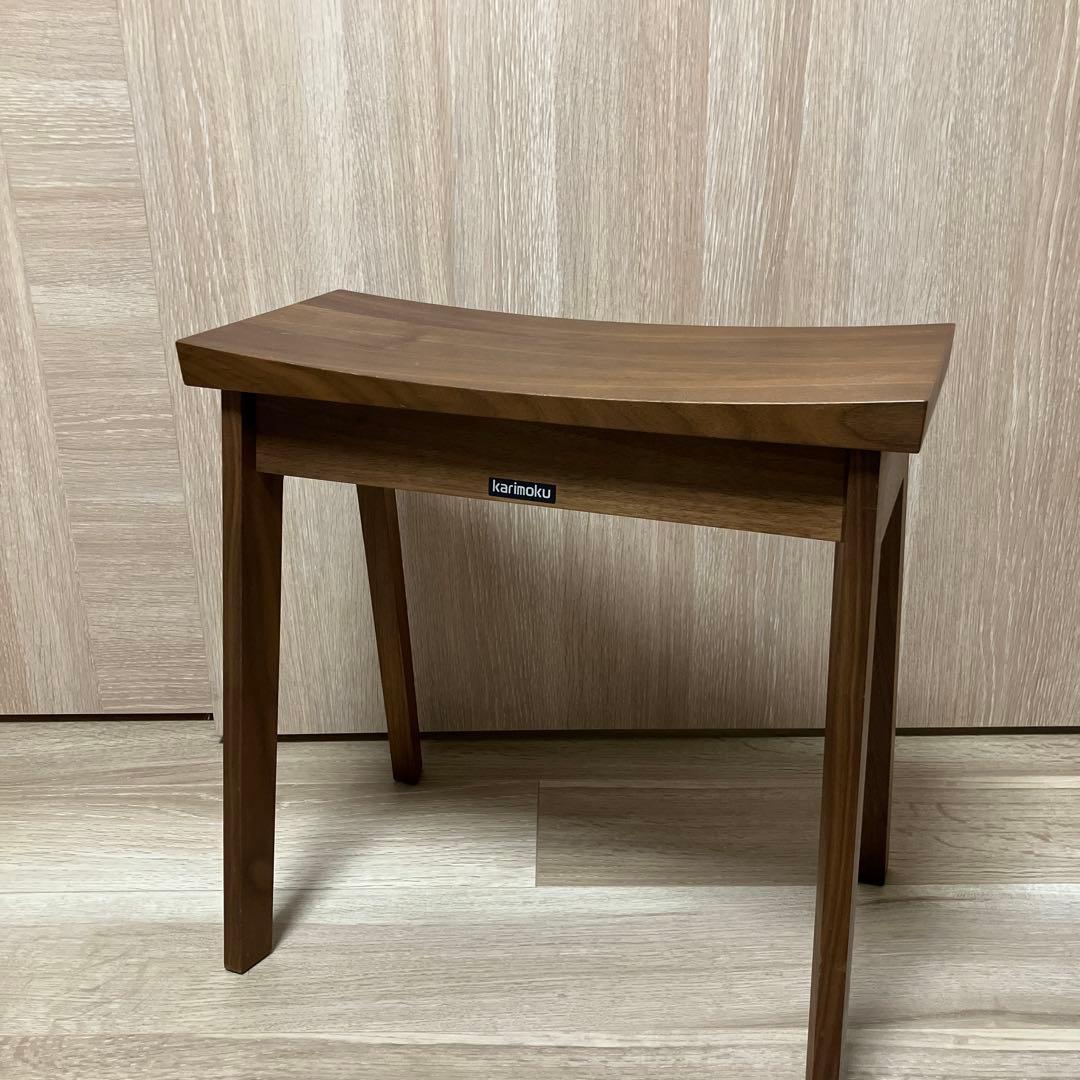 カリモク　スツール　ウォールナット