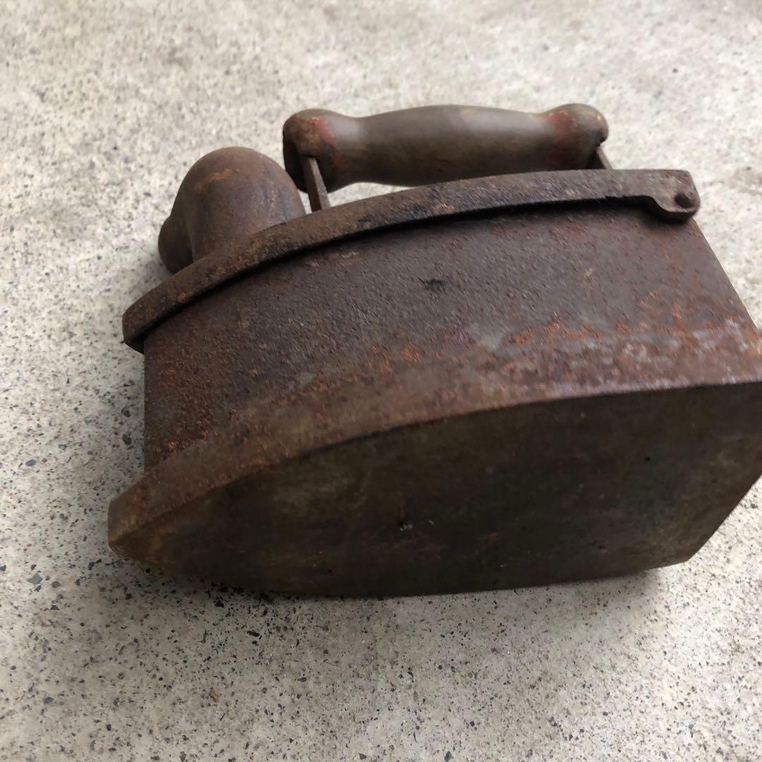 炭火アイロン・ヴィンテージ　炭火アイロン　鉄鋳物