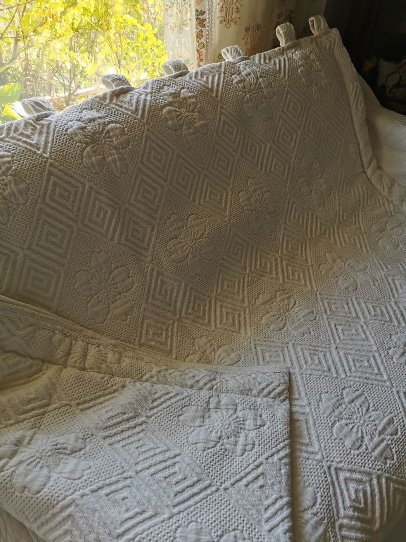 アンティーク ピケドプロヴァンス 桜モチーフ リバーシブルふっくらキルト 垂れ幕