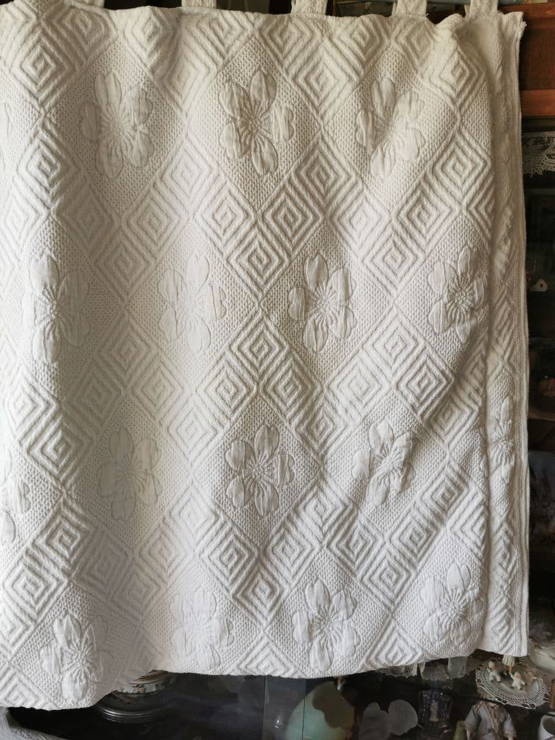 アンティーク ピケドプロヴァンス 桜モチーフ リバーシブルふっくらキルト 垂れ幕