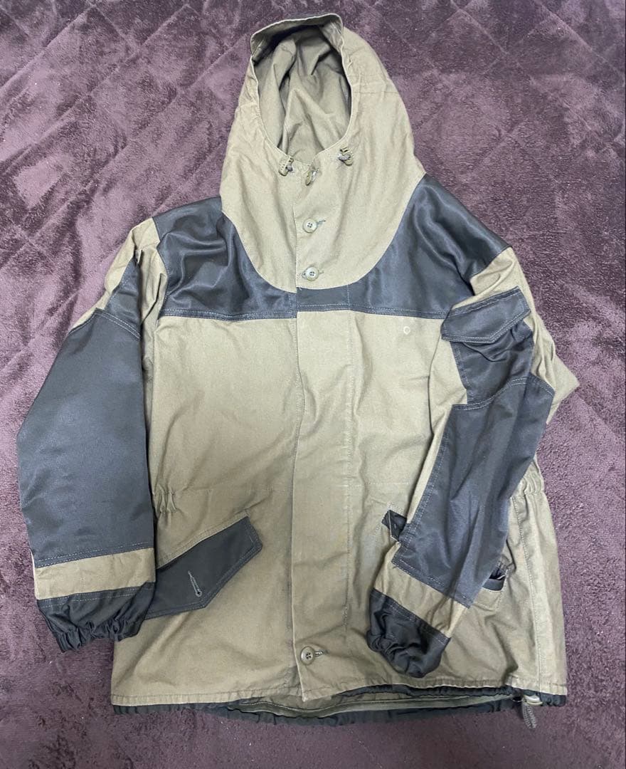 GORKA社製のカーキ色　実物　ゴルカ3K Lサイズ上下セット