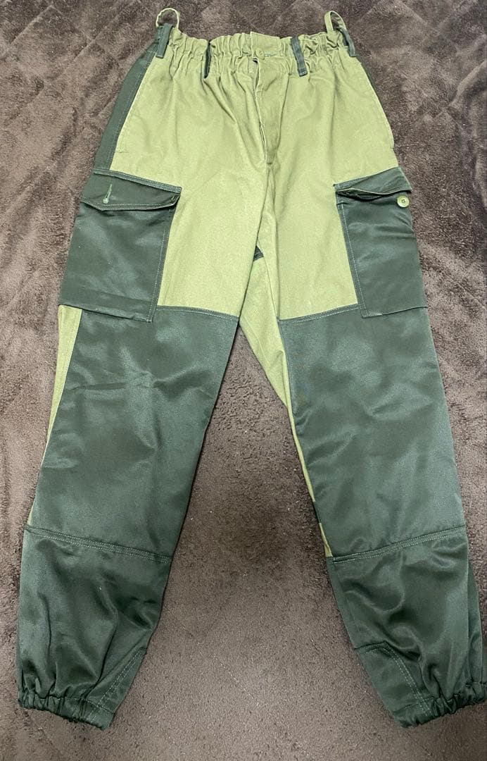 GORKA社製のカーキ色　実物　ゴルカ3K Lサイズ上下セット