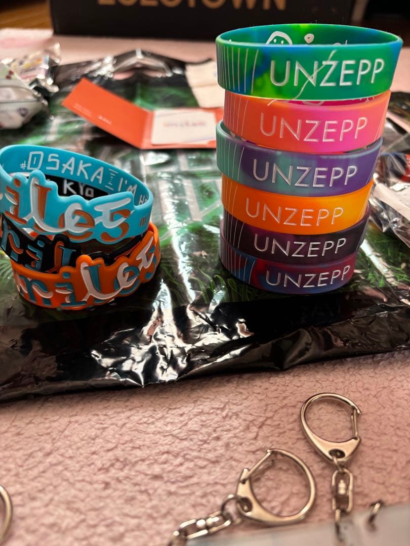 miletさん色々なツアーグッズ