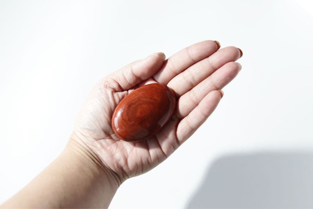 【高品質】レッドジャスパー　握り石