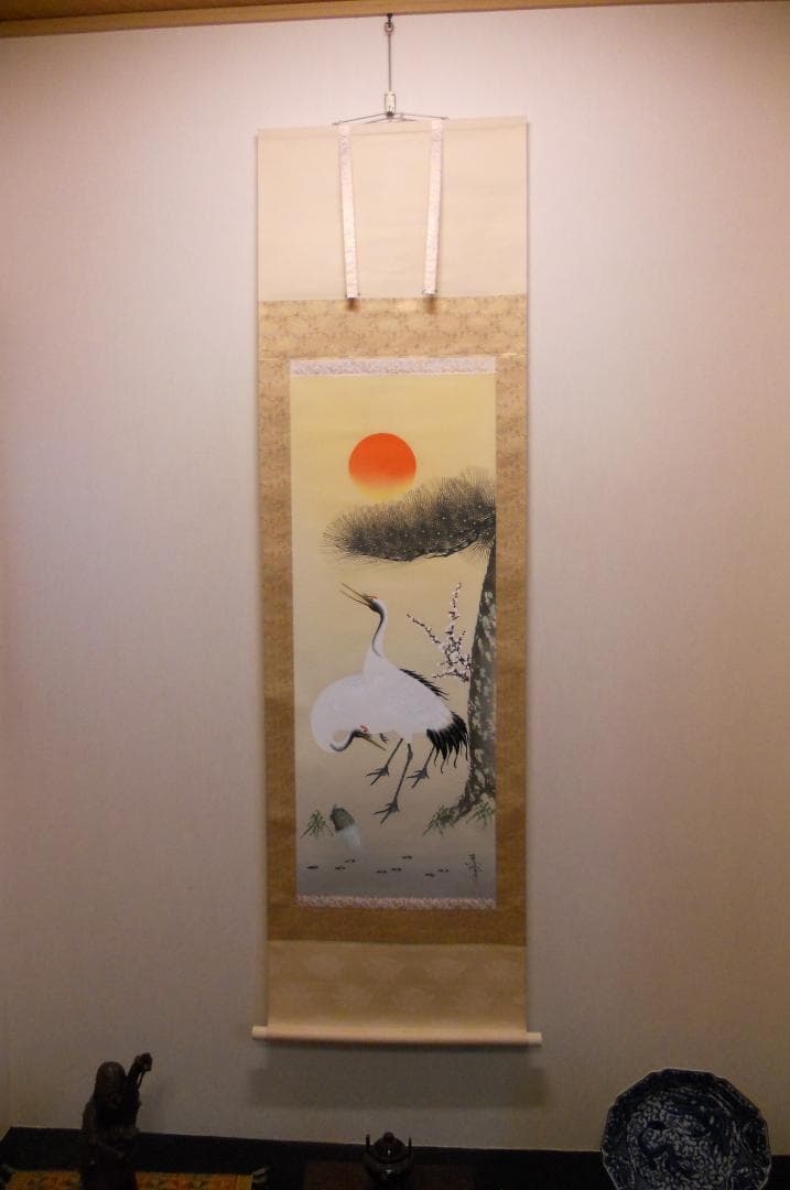 掛け軸 小栗春峰 松竹梅鶴 絹本 希少 軸装 茶道具 掛軸 美品 です。