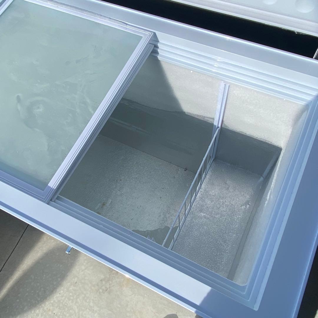 2023年購入 WHITE BEAR 冷凍ストッカー 250L 鍵アリ 100V