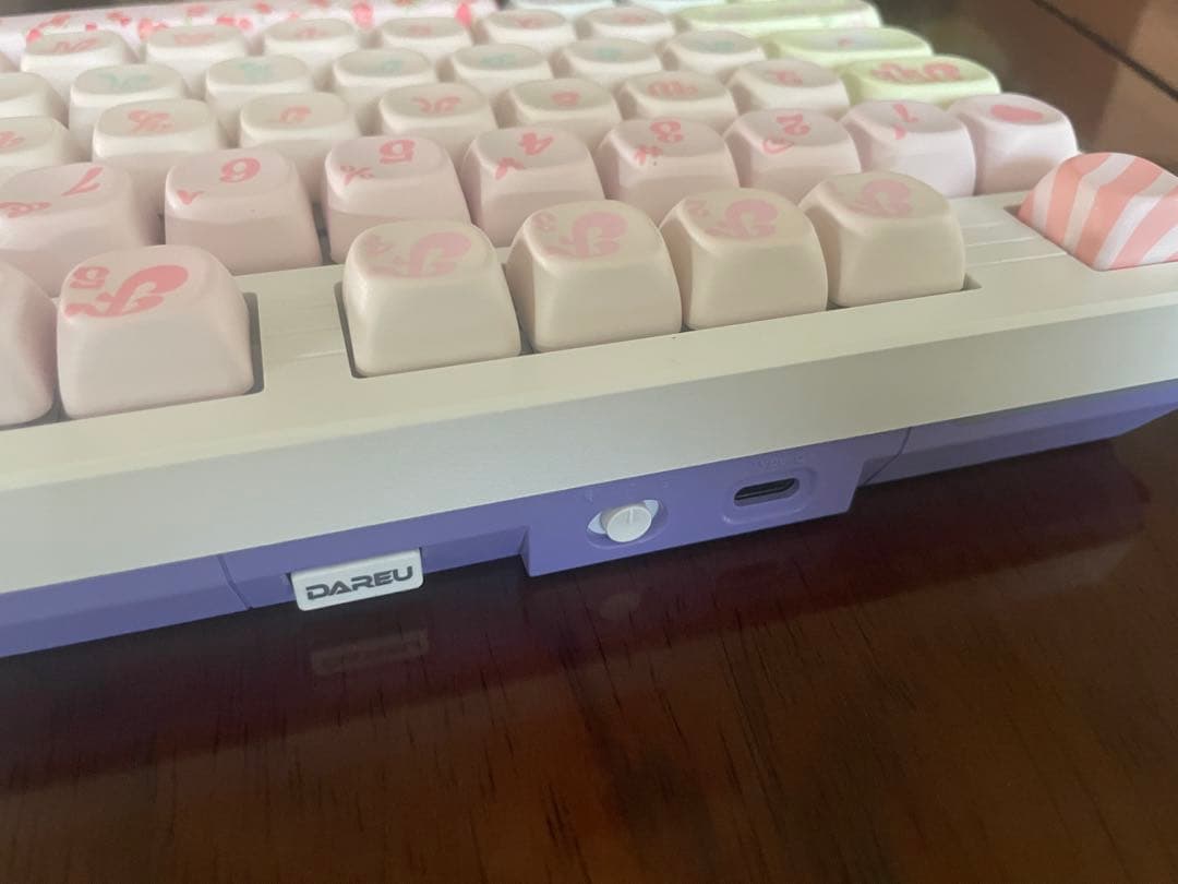 キーボード　かわいい　ピンク　打鍵音