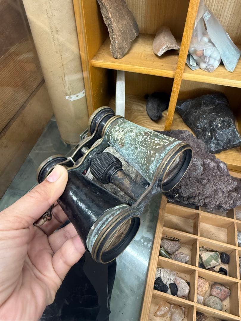 クラシック双眼鏡 経年劣化あり