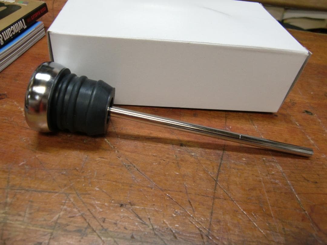 50196　ショベルモデル、オイルタンク油温計　　（ハーレー　ショベルヘット