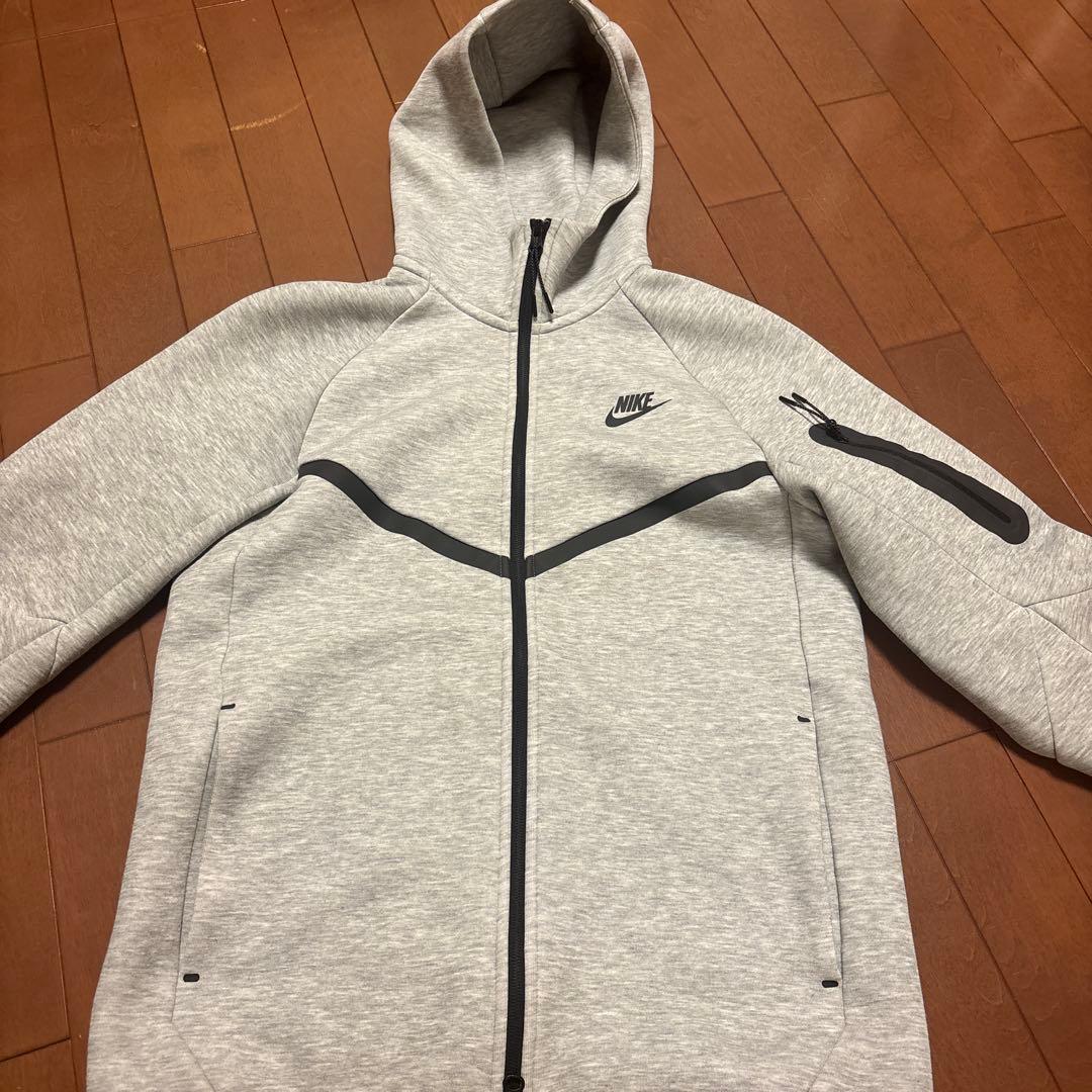 Nike テックフリースS