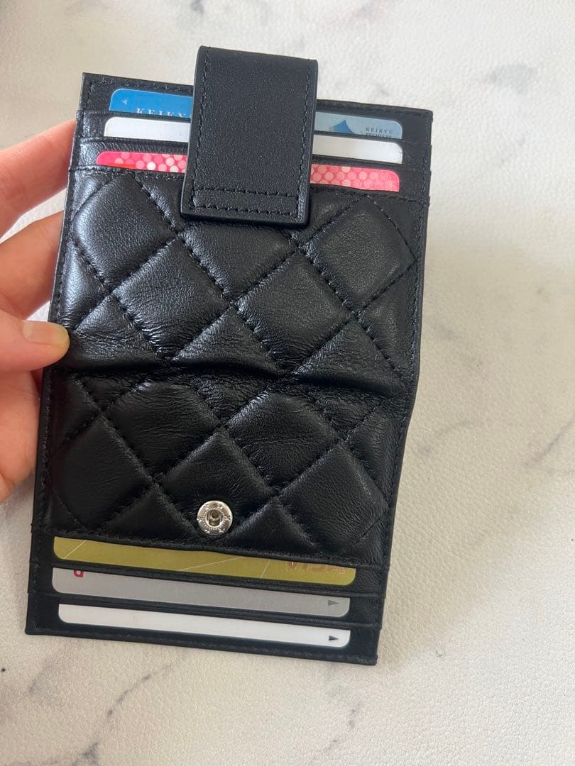 CHANEL レザーブラック 二つ折り財布