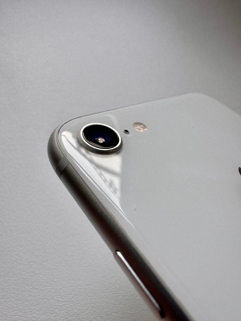 【超美品】Apple iPhone 8 シルバー 64GB バッテリー残100%