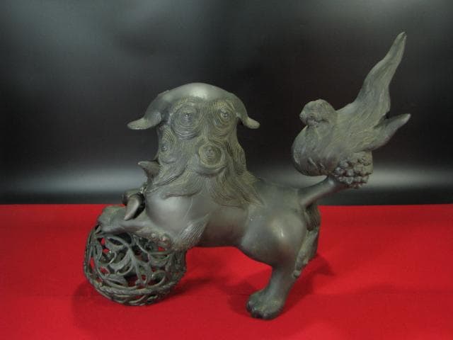 大型 銅獅子 玉乗 置物 c536